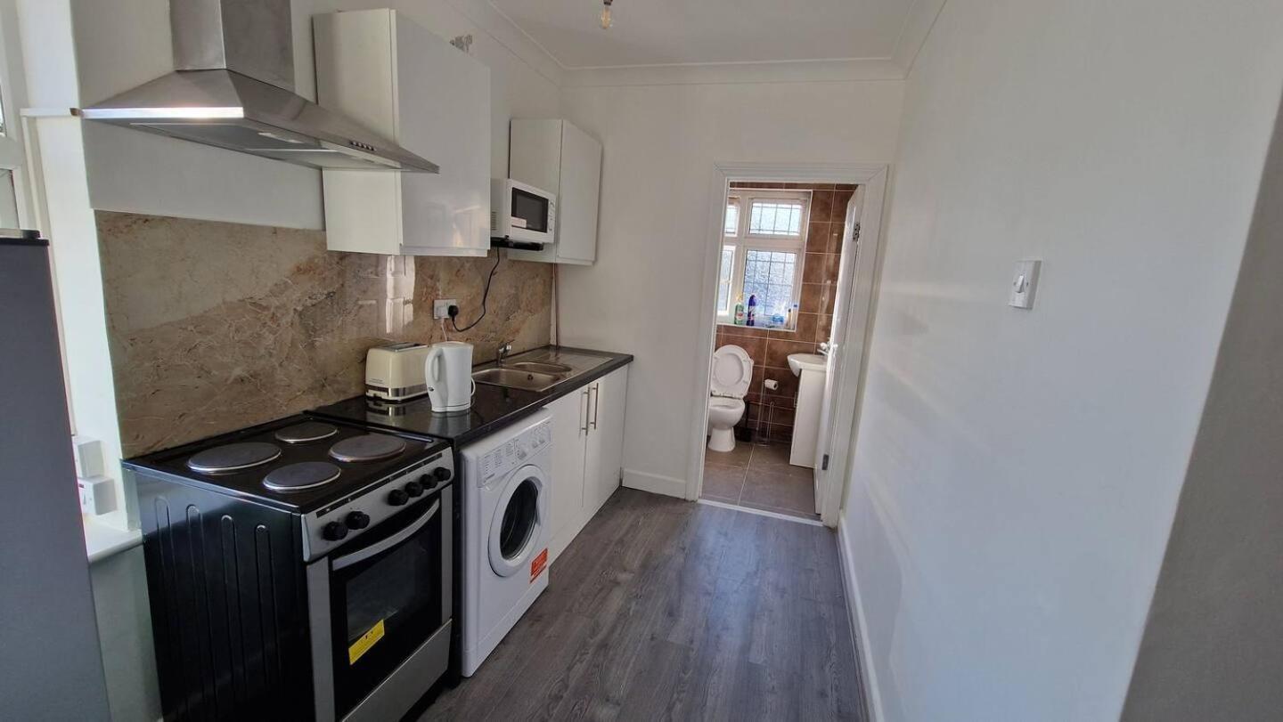 Starlet Property Wanstead Exterior photo